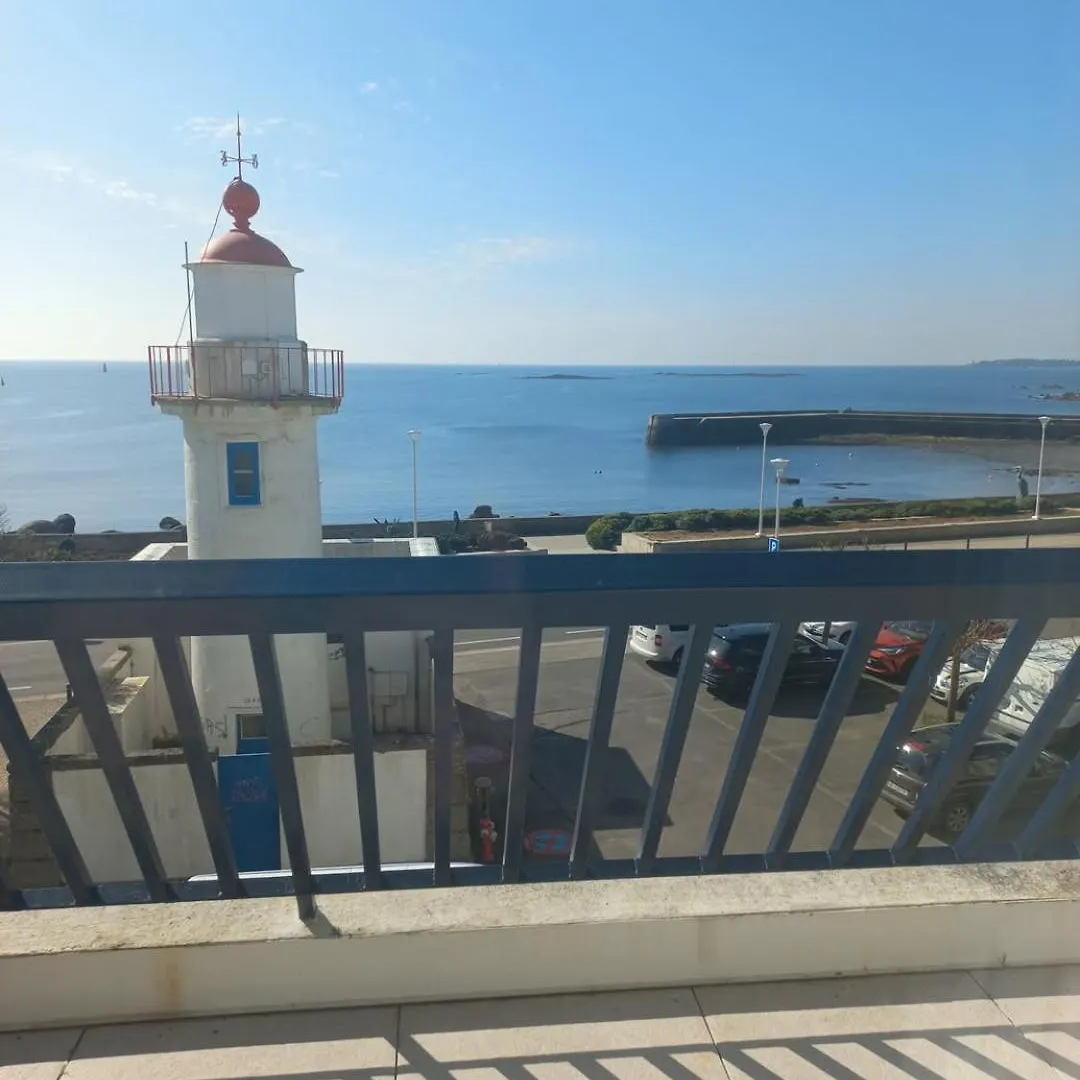 La Plume Vue Mer Parking Prive contacts